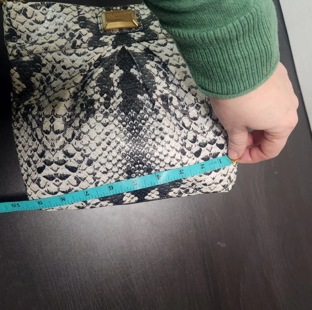 Marc Jacobs Black and White Snakeskin Crossbody Bag - Picture 5 of 8